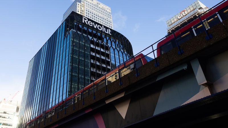 Blackstone e Revolut avaliam parceria para oferecer fundos pela fintech, dizem fontes Blackstone e Revolut avaliam parceria para oferecer fundos pela fintech, dizem fontes