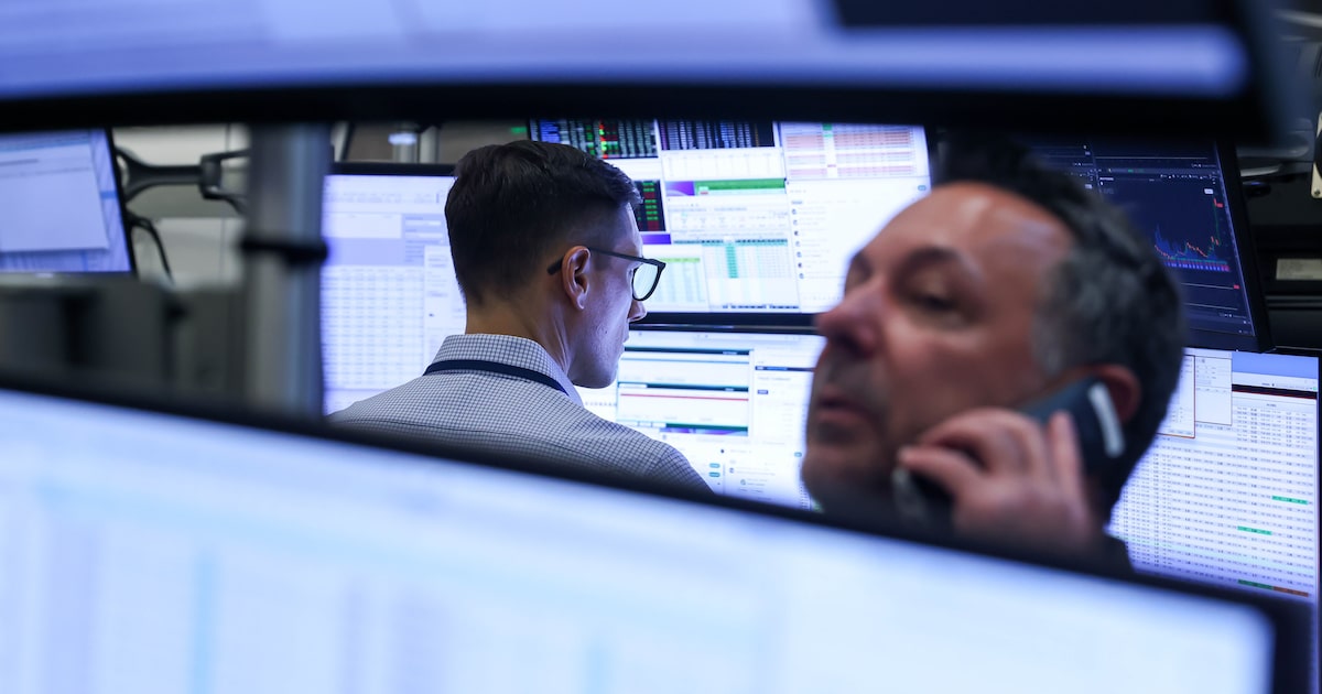 Tesla y Alphabet caen tras resultados trimestrales
