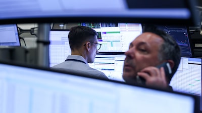 Acciones de Tesla y Alphabet se desploman: cinco claves detrás del castigo bursátil Acciones de Tesla y Alphabet se desploman: cinco claves detrás del castigo bursátil