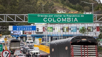 El presidente de Ecuador ordena la eliminación de los aranceles a Colombia El presidente de Ecuador ordena la eliminación de los aranceles a Colombia