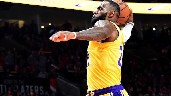 Nike investe em negócio de mídia de LeBron James; valuation é de US$ 725 mi Nike investe em negócio de mídia de LeBron James; valuation é de US$ 725 mi