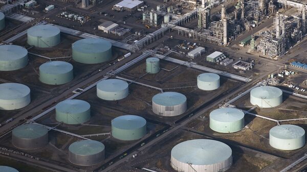 Mercados petroleros enfrentarán déficit de suministro si siguen recortes de OPEP: AIE Mercados petroleros enfrentarán déficit de suministro si siguen recortes de OPEP: AIE