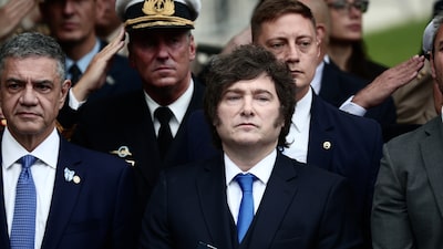 Desgaste de Milei pressiona títulos e amplia preocupação do mercado sobre a Argentina Desgaste de Milei pressiona títulos e amplia preocupação do mercado sobre a Argentina