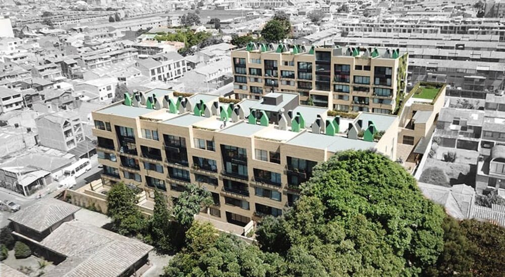 “En realidad, una verdadera casa sostenible no es otra cosa que aquel refugio que se relaciona de manera casi simbiótica con su entorno (entiéndase por refugio no solamente la cabaña aislada en el bosque, sino también la vivienda de ciudad de bloques en altura)”, dijo 57uno. “En realidad, una verdadera casa sostenible no es otra cosa que aquel refugio que se relaciona de manera casi simbiótica con su entorno (entiéndase por refugio no solamente la cabaña aislada en el bosque, sino también la vivienda de ciudad de bloques en altura)”, dijo 57uno.