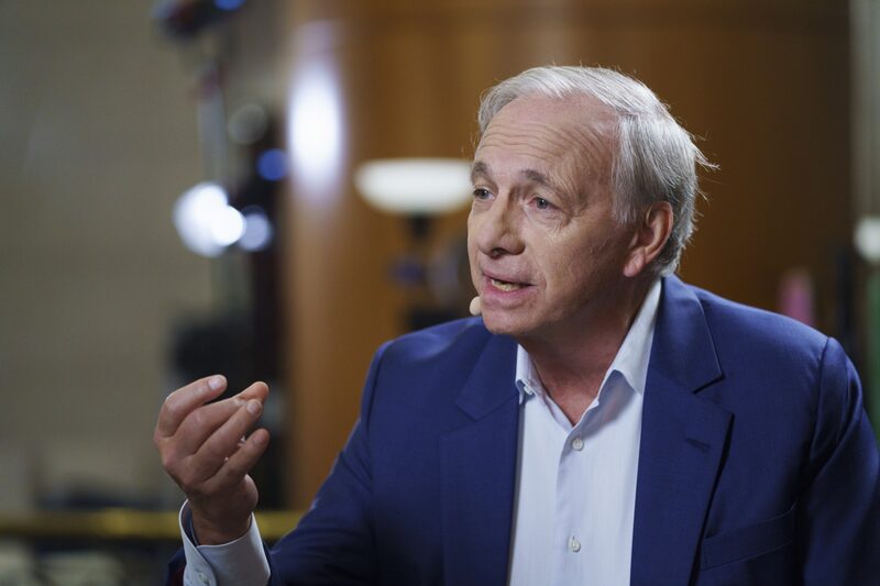 “Lo que realmente más me preocupa es la oferta-demanda básica de deuda”, dijo Dalio. “Lo que realmente más me preocupa es la oferta-demanda básica de deuda”, dijo Dalio.