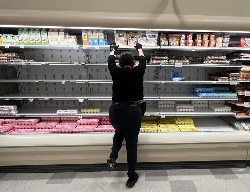 Restaurantes foram forçados a buscar opções alternativas, como ovos líquidos, para conter os custos e evitar repasses de preços aos consumidores (Foto: Joe Raedle/Getty Images) Restaurantes foram forçados a buscar opções alternativas, como ovos líquidos, para conter os custos e evitar repasses de preços aos consumidores (Foto: Joe Raedle/Getty Images)