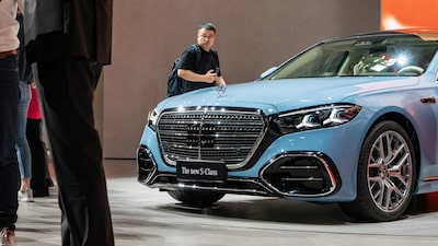 Beneficios de Mercedes caen por la escasa demanda en China y previo a la ofensiva de modelos Beneficios de Mercedes caen por la escasa demanda en China y previo a la ofensiva de modelos