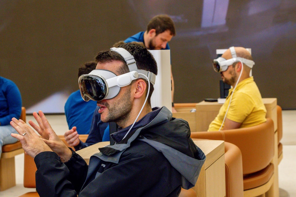 Apple Inc. Vision Pro Goes On Sale In The UK Apple Inc. Vision Pro Goes On Sale In The UK