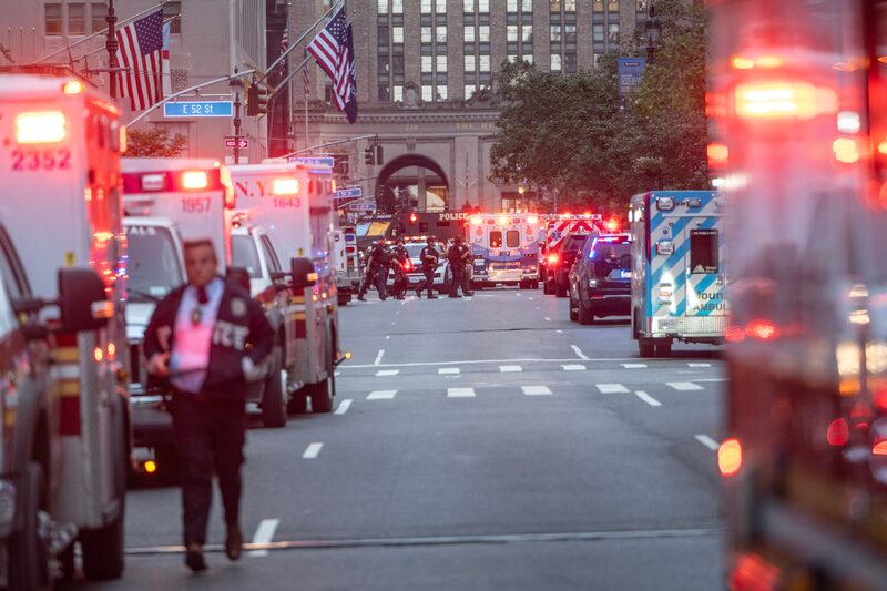 Agentes del Departamento de Policía de Nueva York acudieron a la escena de un tiroteo en Nueva York el 28 de julio. Agentes del Departamento de Policía de Nueva York acudieron a la escena de un tiroteo en Nueva York el 28 de julio.