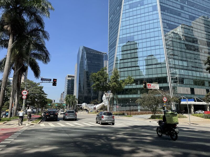 Prédios na região da Av. Faria Lima, em São Paulo Prédios na região da Av. Faria Lima, em São Paulo