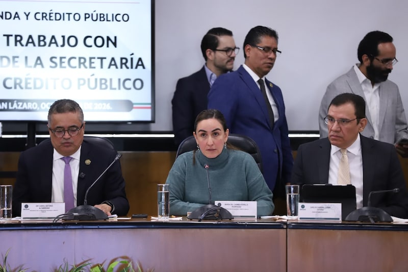 María del Carmen Bonilla, subsecretaria de Hacienda y Crédito Público (al centro), durante reunión de trabajo en la Comisión de Hacienda de la Cámara de Diputados, con motivo del Paquete Económico 2027, el jueves 8 de octubre de 2026, en Ciudad de México. María del Carmen Bonilla, subsecretaria de Hacienda y Crédito Público (al centro), durante reunión de trabajo en la Comisión de Hacienda de la Cámara de Diputados, con motivo del Paquete Económico 2027, el jueves 8 de octubre de 2026, en Ciudad de México.