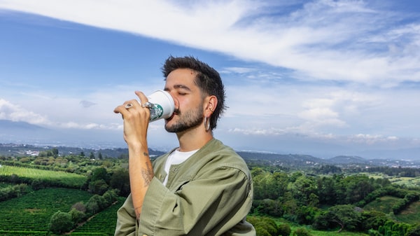 De la música al café: Camilo reflexiona sobre el éxito y su nueva colaboración con Starbucks De la música al café: Camilo reflexiona sobre el éxito y su nueva colaboración con Starbucks