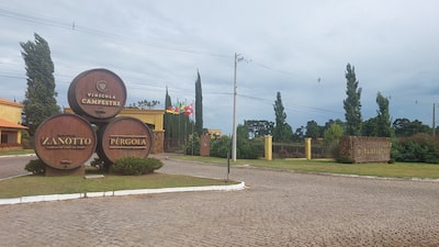 Do Pérgola ao luxo: vinho mais vendido do Brasil financia aposta premium da Campestre Do Pérgola ao luxo: vinho mais vendido do Brasil financia aposta premium da Campestre
