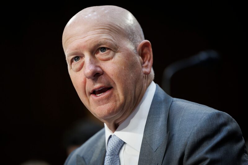 David Solomon, CEO de Goldman Sachs, habla durante una audiencia del Comité de Banca, Vivienda y Asuntos Urbanos del Senado en Washington, DC, EE.UU., en diciembre de 2023.  David Solomon, CEO de Goldman Sachs, habla durante una audiencia del Comité de Banca, Vivienda y Asuntos Urbanos del Senado en Washington, DC, EE.UU., en diciembre de 2023.