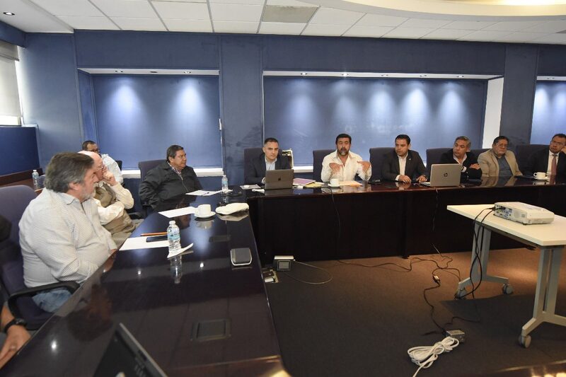 Humberto Gual, secretario general de ASPA, expone a autoridades del Gobierno mexicano, la IATA, IFALPA, entre otras, sobre los incidentes vinculados al espacio aérero. (Cortesía: @SCT_mx) Humberto Gual, secretario general de ASPA, expone a autoridades del Gobierno mexicano, la IATA, IFALPA, entre otras, sobre los incidentes vinculados al espacio aérero. (Cortesía: @SCT_mx)