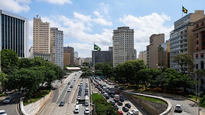 Dívida global bate recorde de US$ 353 trilhões puxada por EUA e China, segundo IIF Dívida global bate recorde de US$ 353 trilhões puxada por EUA e China, segundo IIF