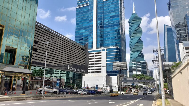 Al cierre de diciembre de 2021 el Centro Bancario Internacional panameño registra un total de activos por $133,351 millones, aporta un 7.4% al Producto Interno Bruto. Al cierre de diciembre de 2021 el Centro Bancario Internacional panameño registra un total de activos por $133,351 millones, aporta un 7.4% al Producto Interno Bruto.