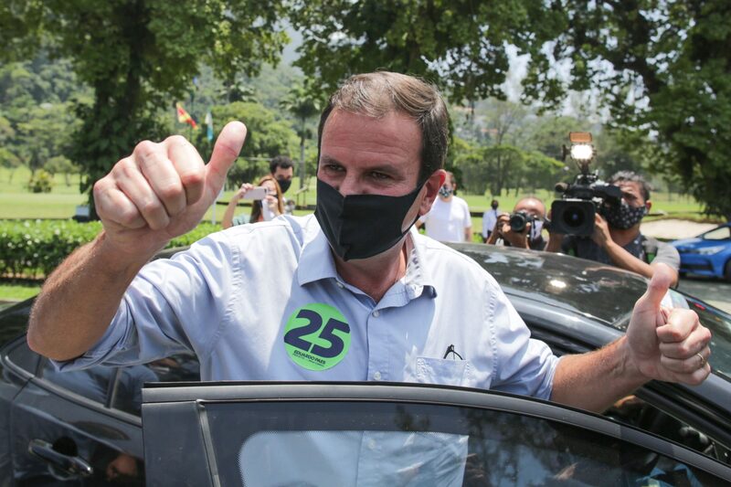 Eduardo Paes, candidato del Partido Democrático (DEM) a la alcaldía de la ciudad de Río de Janeiro, tras votar en un colegio electoral durante la primera vuelta de las elecciones municipales en Río de Janeiro, Brasil, el domingo 15 de noviembre de 2020. Eduardo Paes, candidato del Partido Democrático (DEM) a la alcaldía de la ciudad de Río de Janeiro, tras votar en un colegio electoral durante la primera vuelta de las elecciones municipales en Río de Janeiro, Brasil, el domingo 15 de noviembre de 2020.