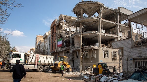 Trump amenaza las infraestructuras de Irán mientras presiona para lograr un acuerdo Trump amenaza las infraestructuras de Irán mientras presiona para lograr un acuerdo