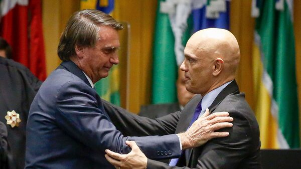 Choque de Bolsonaro con juez de Corte Suprema pone a prueba la democracia brasileña Choque de Bolsonaro con juez de Corte Suprema pone a prueba la democracia brasileña
