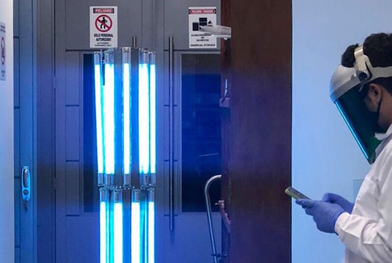 Robot colombiano que desinfecta espacios sin químicos logra patente. Robot colombiano que desinfecta espacios sin químicos logra patente.