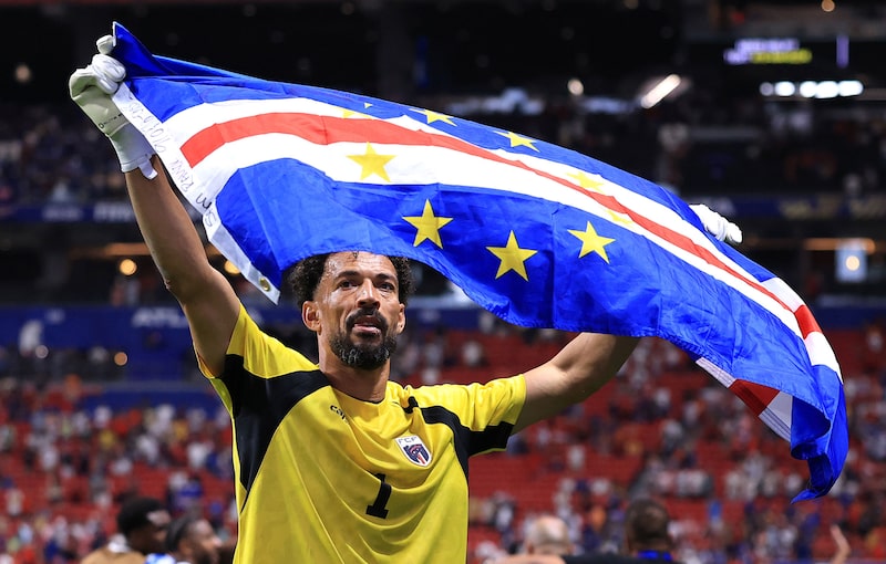 Vozinha, goleiro de Cabo Verde, aplaude os torcedores após o empate por 0 a 0 com a Espanha pela fase de grupos da Copa do Mundo de 2026, em Atlanta. (Foto: Buda Mendes/Getty Images) Vozinha, goleiro de Cabo Verde, aplaude os torcedores após o empate por 0 a 0 com a Espanha pela fase de grupos da Copa do Mundo de 2026, em Atlanta. (Foto: Buda Mendes/Getty Images)