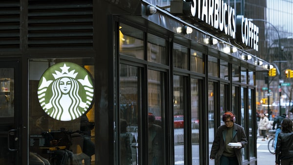 Starbucks niega planes de comprar Chipotle tras un reporte sobre la supuesta operación Starbucks niega planes de comprar Chipotle tras un reporte sobre la supuesta operación