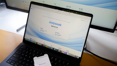 DeepSeek duplicará el personal tras cerrar una de las mayores rondas de financiación en China DeepSeek duplicará el personal tras cerrar una de las mayores rondas de financiación en China