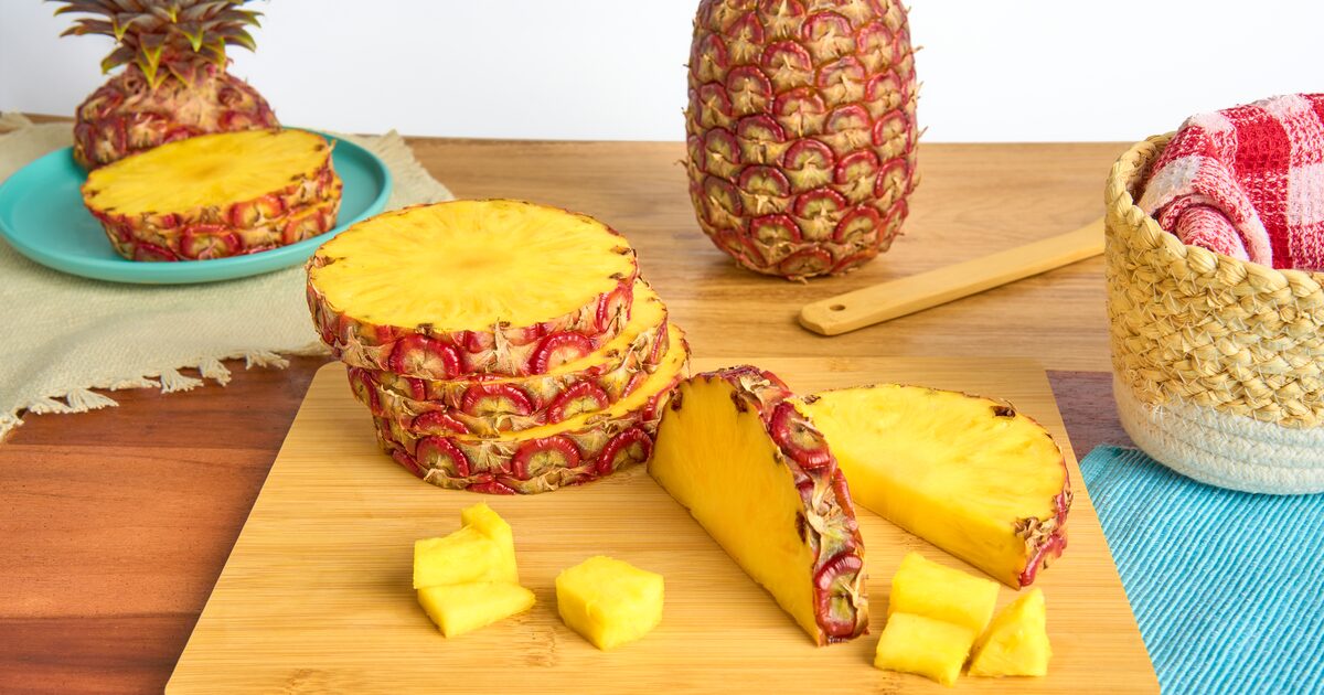 La exclusiva piña roja de US$400 que se cultiva en Costa Rica llegará a ...