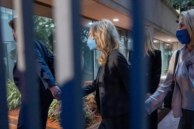 A su salida del tribunal federal de San José, California, Estados Unidos, el 3 de enero. A su salida del tribunal federal de San José, California, Estados Unidos, el 3 de enero.