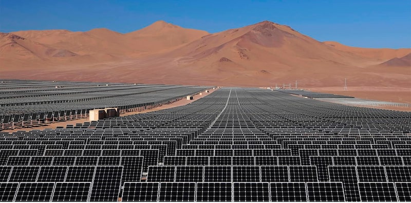 Financiado principalmente por fondos chinos Financiado principalmente por fondos chinos