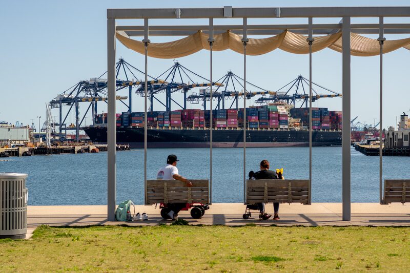 Un buque portacontenedores en el puerto de Los Ángeles. Un buque portacontenedores en el puerto de Los Ángeles.