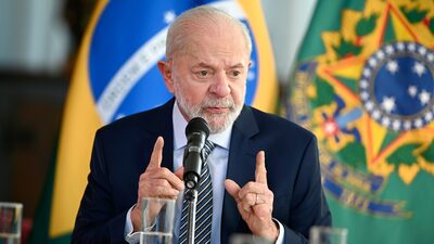 Lula diz que próximo chefe do BC não ‘deve favor’ e pode elevar juro se preciso Lula diz que próximo chefe do BC não ‘deve favor’ e pode elevar juro se preciso