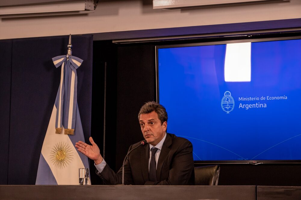 Sergio Massa, ministro de Economía de Argentina, habla durante una conferencia de prensa en el edificio del Ministerio de Economía en Buenos Aires, Argentina, el miércoles 3 de agosto de 2022.Fotógrafo: Anita Pouchard Serra/Bloomberg Sergio Massa, ministro de Economía de Argentina, habla durante una conferencia de prensa en el edificio del Ministerio de Economía en Buenos Aires, Argentina, el miércoles 3 de agosto de 2022.Fotógrafo: Anita Pouchard Serra/Bloomberg