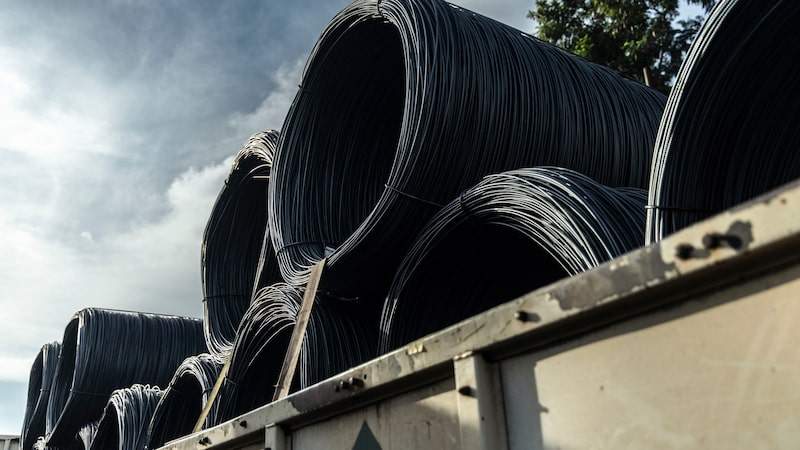 Dívida da CSN sobe a R$ 41 bi enquanto siderúrgica se prepara para vender ativos Dívida da CSN sobe a R$ 41 bi enquanto siderúrgica se prepara para vender ativos