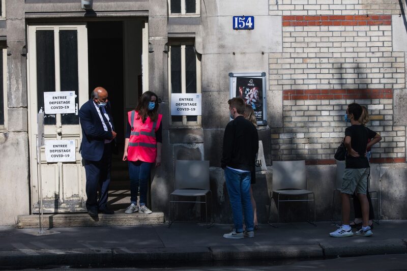 Atualmente, mais de 16.000 pessoas estão hospitalizadas por Covid na França Atualmente, mais de 16.000 pessoas estão hospitalizadas por Covid na França