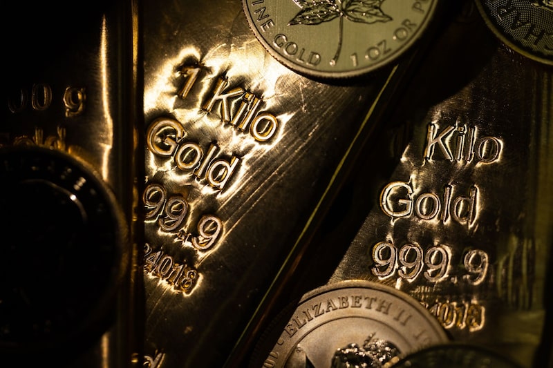 El lingote de oro sigue cerca de un 15% al alza este año. El lingote de oro sigue cerca de un 15% al alza este año.