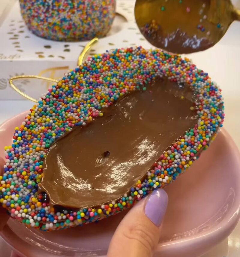 Dono da confeitaria Flakes em Porto Velho viu seus números dispararem depois que Britney repostou no Instagram um dos vídeos de sua produção Dono da confeitaria Flakes em Porto Velho viu seus números dispararem depois que Britney repostou no Instagram um dos vídeos de sua produção