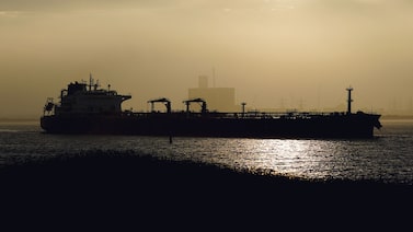 Ibovespa sobe com impulso das ações da Petrobras e do petróleo; dólar cai a R$ 5,15 Ibovespa sobe com impulso das ações da Petrobras e do petróleo; dólar cai a R$ 5,15