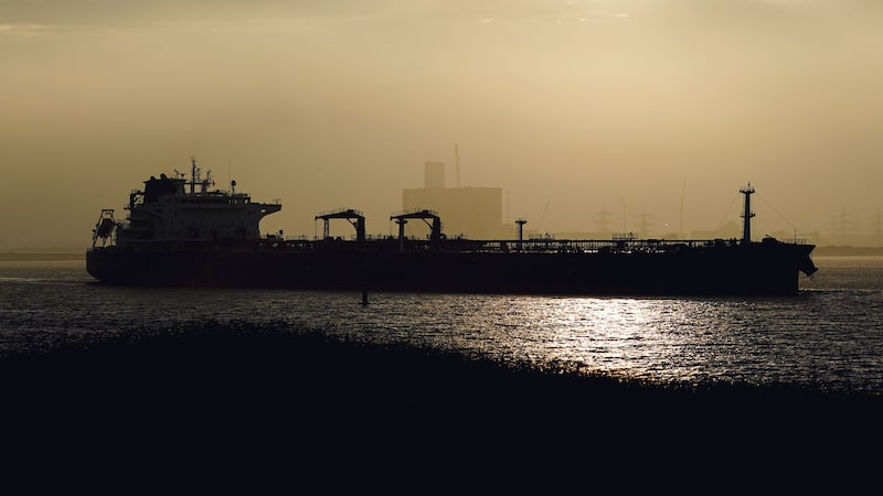 Ibovespa sobe com impulso das ações da Petrobras e do petróleo; dólar cai a R$ 5,15 Ibovespa sobe com impulso das ações da Petrobras e do petróleo; dólar cai a R$ 5,15