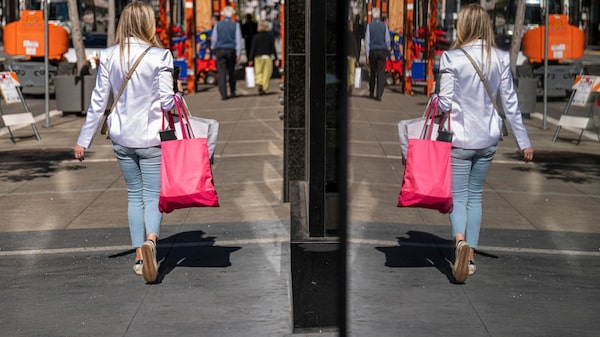 La confianza de los consumidores de EE.UU. se desploma a nivel récord La confianza de los consumidores de EE.UU. se desploma a nivel récord