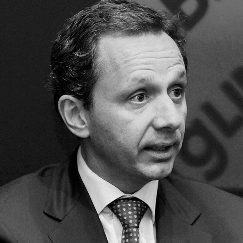 Enrique Lores. Enrique Lores.