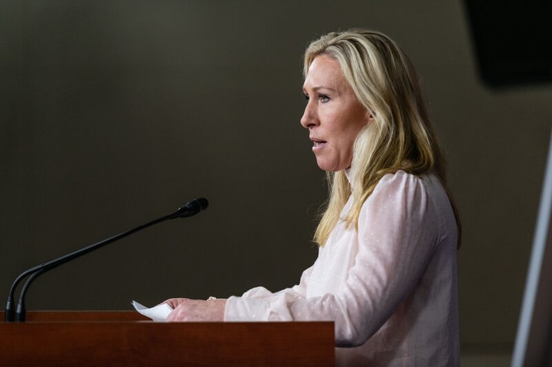 Deputada Marjorie Taylor Greene é banida do Twitter por desinformação sobre covid Deputada Marjorie Taylor Greene é banida do Twitter por desinformação sobre covid