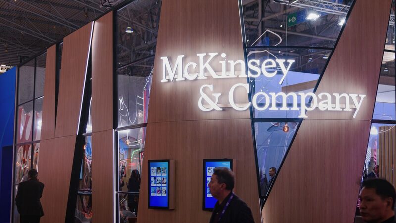 McKinsey corta 200 empregos em tecnologia e avalia novas demissões com avanço da IA McKinsey corta 200 empregos em tecnologia e avalia novas demissões com avanço da IA