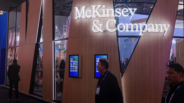McKinsey planea miles de recortes de empleo ante desaceleración del sector de consultoría McKinsey planea miles de recortes de empleo ante desaceleración del sector de consultoría