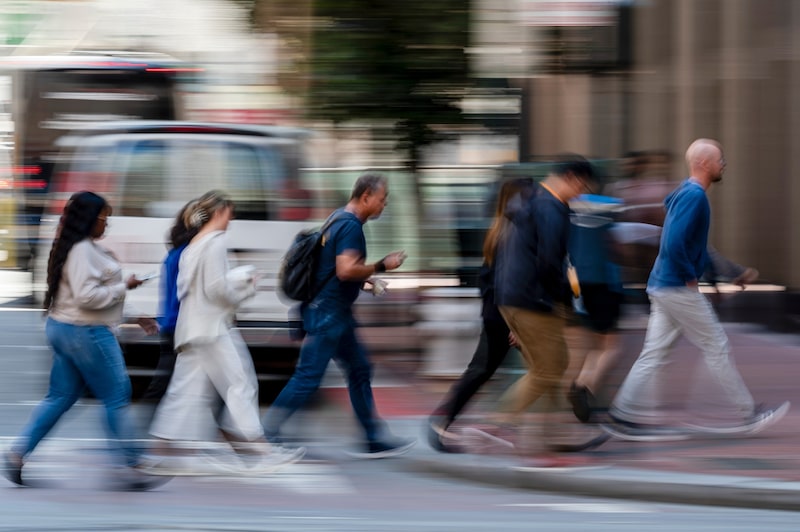 O relatório da ActivTrak constatou que, embora as horas durante a semana tenham diminuído, o trabalho nos finais de semana está aumentando O relatório da ActivTrak constatou que, embora as horas durante a semana tenham diminuído, o trabalho nos finais de semana está aumentando