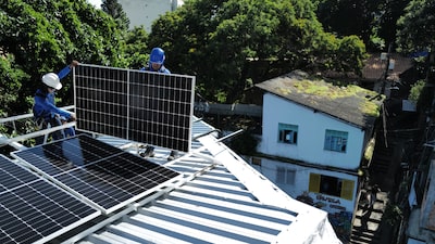 Expansão dos painéis solares põe rede elétrica à prova durante jogo do Brasil Expansão dos painéis solares põe rede elétrica à prova durante jogo do Brasil