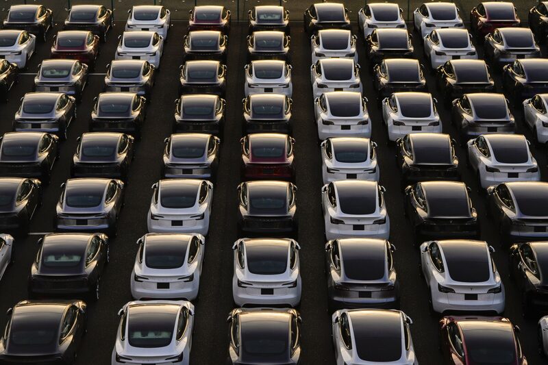 Este mês, Musk revelou que a Tesla adotará o chatbot Grok dentro dos veículos (Foto: Toru Hanai/Bloomberg) Este mês, Musk revelou que a Tesla adotará o chatbot Grok dentro dos veículos (Foto: Toru Hanai/Bloomberg)