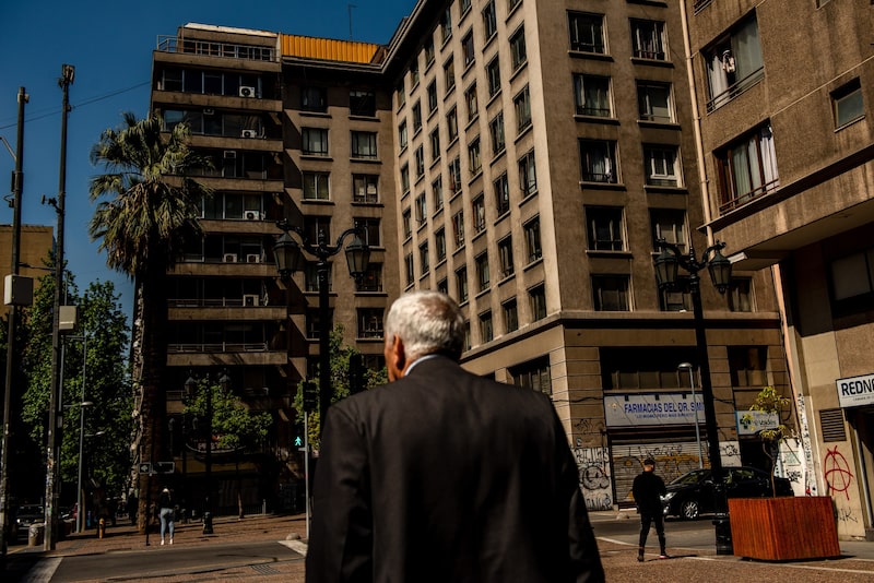 Peatones en el centro de Santiago. Foto: Cristóbal Olivares/Bloomberg Peatones en el centro de Santiago. Foto: Cristóbal Olivares/Bloomberg