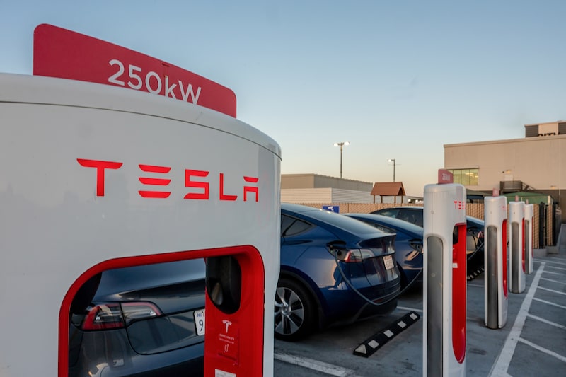 Tesla Tesla